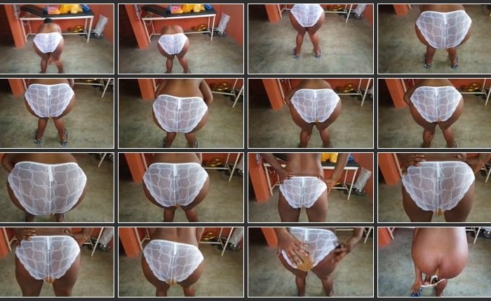 Ebony_Princess - Ebony White Panty Pooping.ScrinList