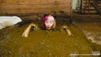 catwoman lyndra first time in the manure chan 00001