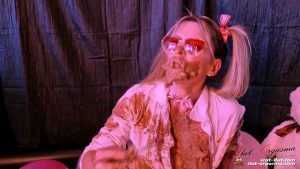 Cum and play with me in shit 00001 Cum and play with me in shit 00001