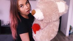 Teddy bear smell my gas 00002 Teddy bear smell my gas 00002