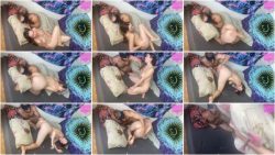 19 - Kitty Skatt - Horny poop in bed.ScrinList