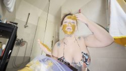 I save my morning shit to play with it 00000