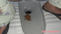 Jiya pooping in desi Toilet 00000 Jiya pooping in desi Toilet 00000