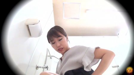 ee-429-05.mp4.00004.jpg